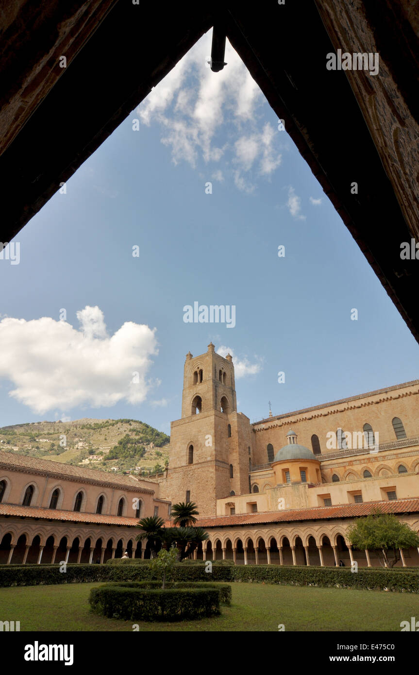 Monreale, Kreuzgang der Kathedrale, Palermo, Sizilien, Italien, Europa Stockfoto