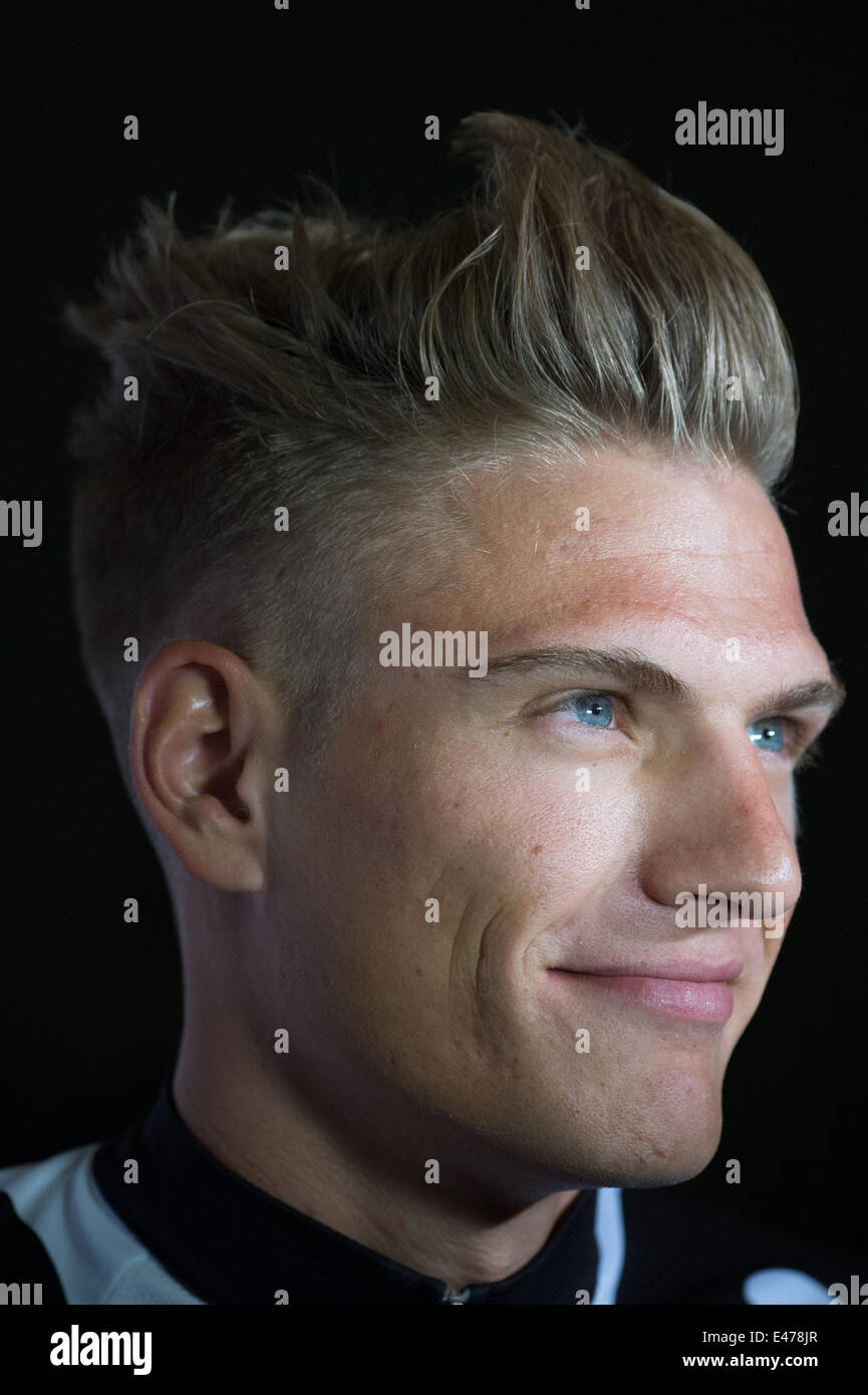 Leeds, UK. 3. Juli 2014. Marcel Kittel während der Siegerehrung vor der 2014 Tour De France Grand abzuweichen. © Aktion Plus Sport/Alamy Live-Nachrichten Stockfoto