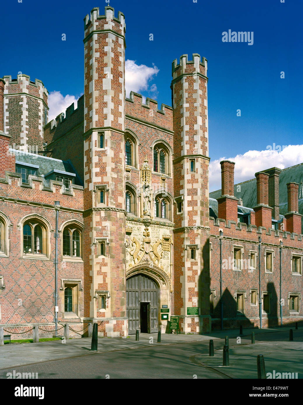 Große Tor der St. Johns College in Cambridge Stockfoto
