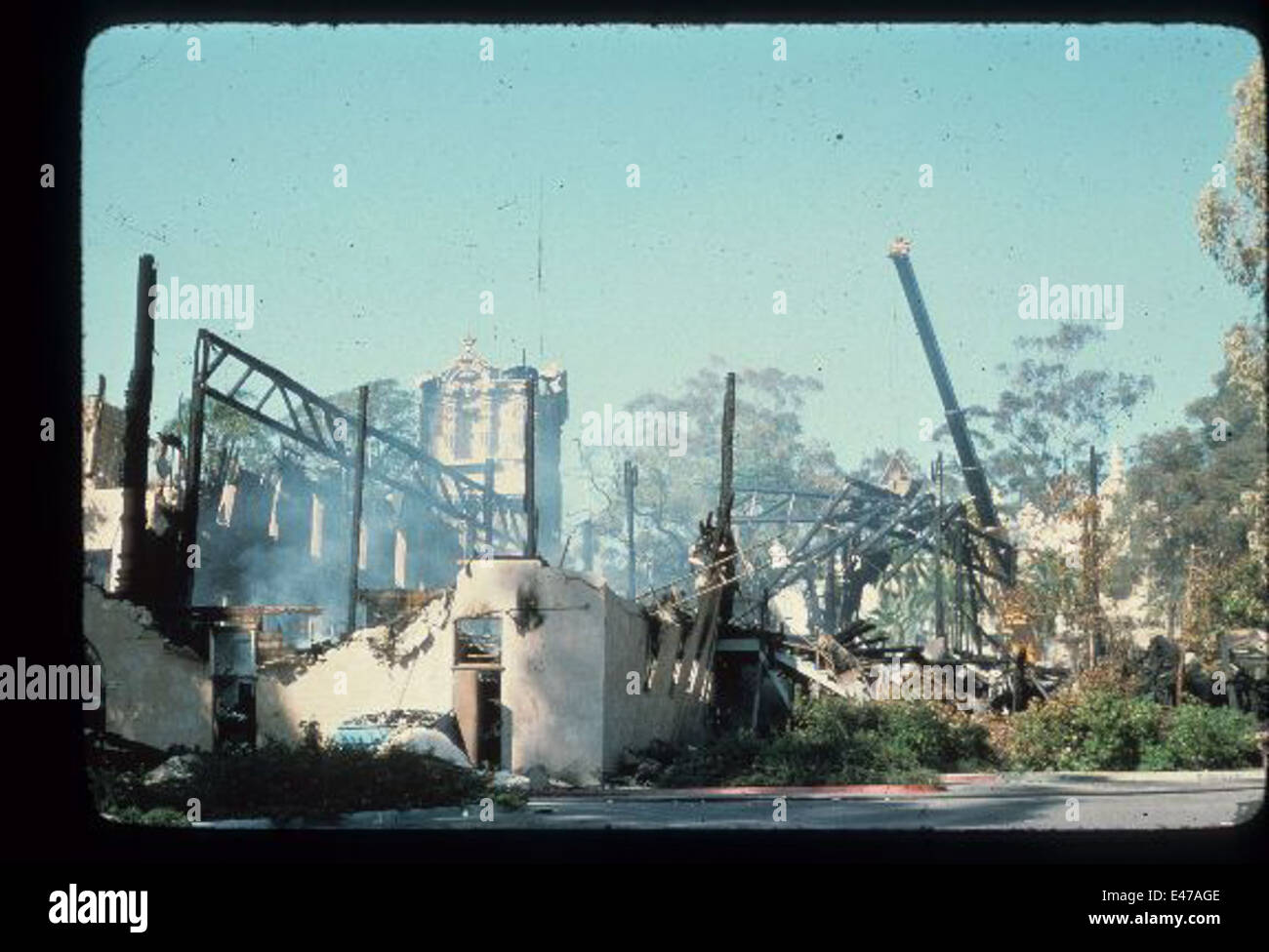 Der Balboa Park in San Diego, Kalifornien, beherbergt viele der kulturellen Sehenswürdigkeiten der Stadt, darunter Museen, Gärten und Theater. Sie ist ein wichtiger Teil des historischen und kulturellen Erbes von San Diego, mit Bauwerken, die auf die Panama-California Exposition von 1915 zurückgehen. Stockfoto