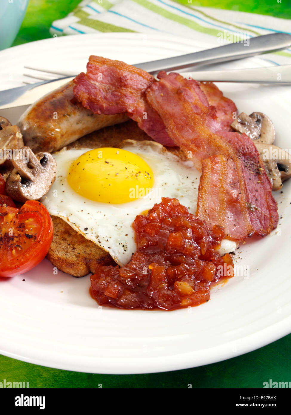 Englisch Frühstück Speck Ei Tomaten gebraten Stockfoto