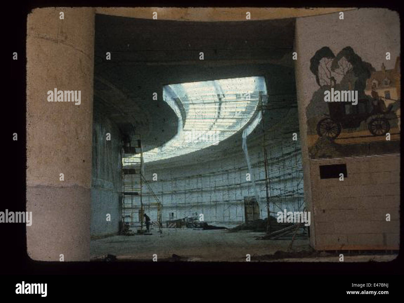 Balboa Park in San Diego ist ein bedeutendes kulturelles Wahrzeichen mit Museen, Gärten und Theatern. Sie wurde ursprünglich für die Panama-California Exposition 1915 entwickelt und dient weiterhin als Drehscheibe für Kultur- und Freizeitaktivitäten. Stockfoto