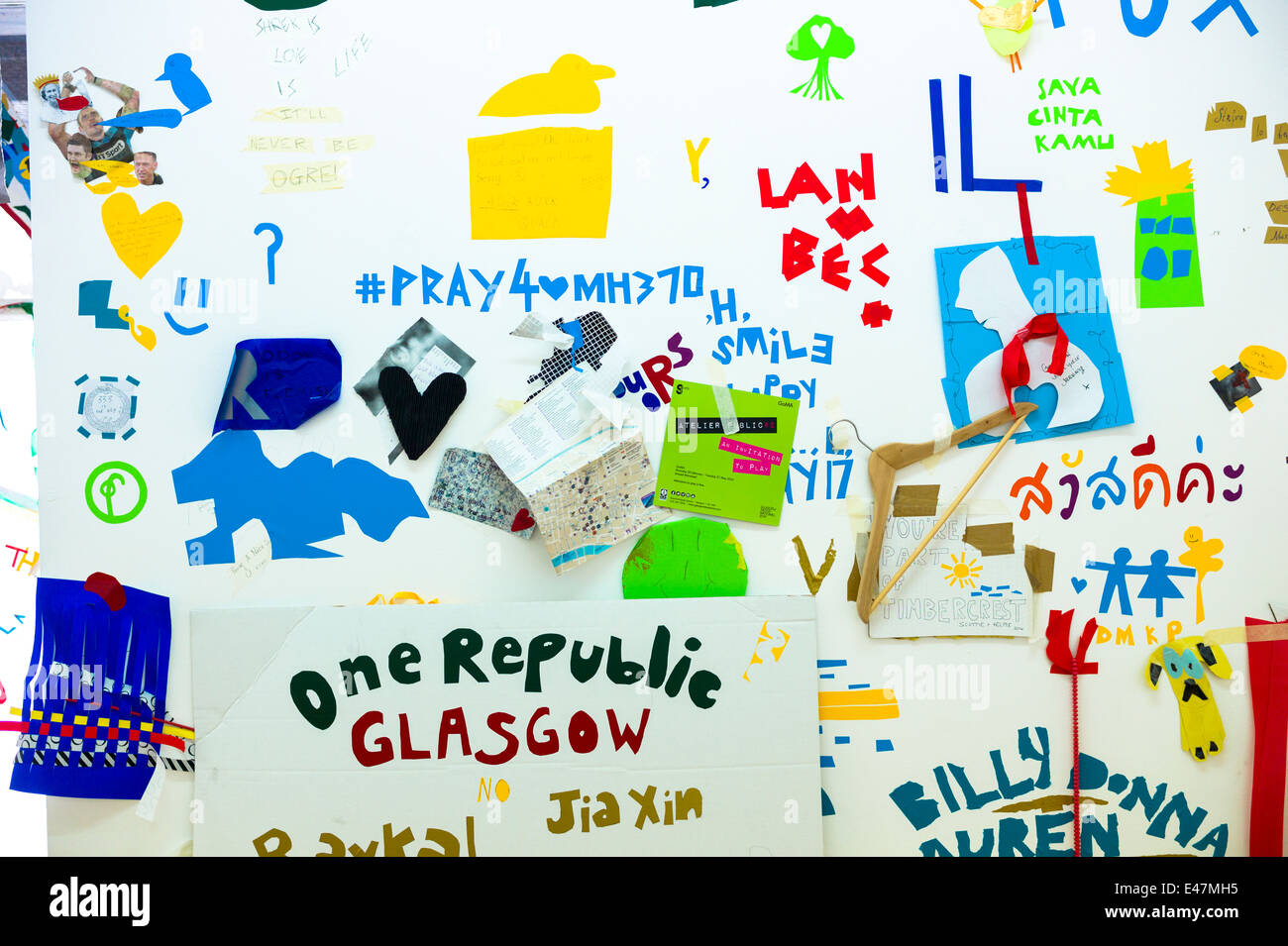 Kunststoff Ausschnitte Atelier Public 2, Ausstellung von Kunstwerken von Mitgliedern der Öffentlichkeit im Gallery of Modern Art, GoMA Glasgow Schottland, Vereinigtes Königreich Stockfoto