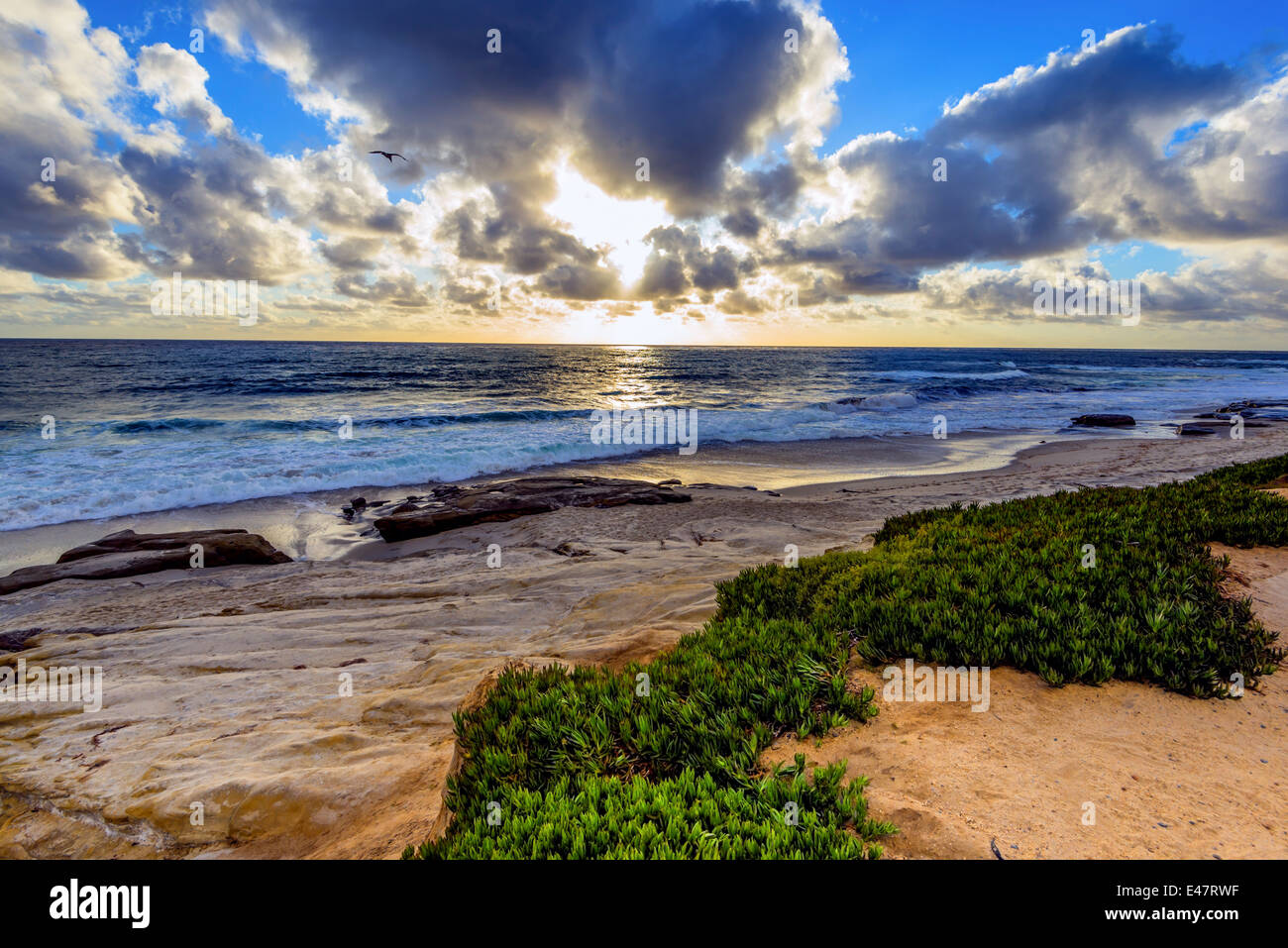 Wolken über dem Pazifischen Ozean und Windansea Strand. La Jolla, Kalifornien, USA. Stockfoto