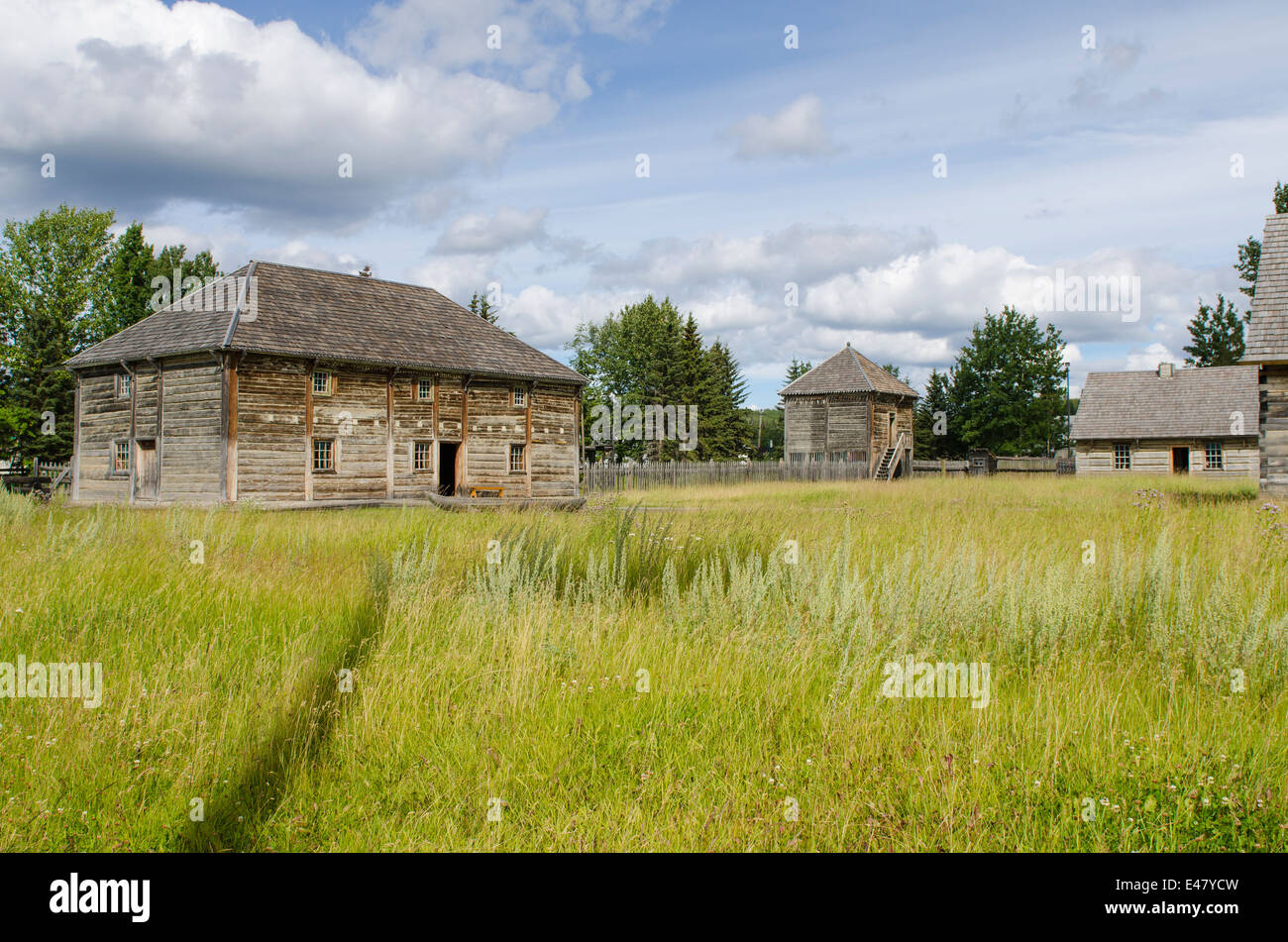 Alten Blockhütten Gebäude am Fort Saint St James National Historic Site Handelsposten, Britisch-Kolumbien, Kanada. Stockfoto