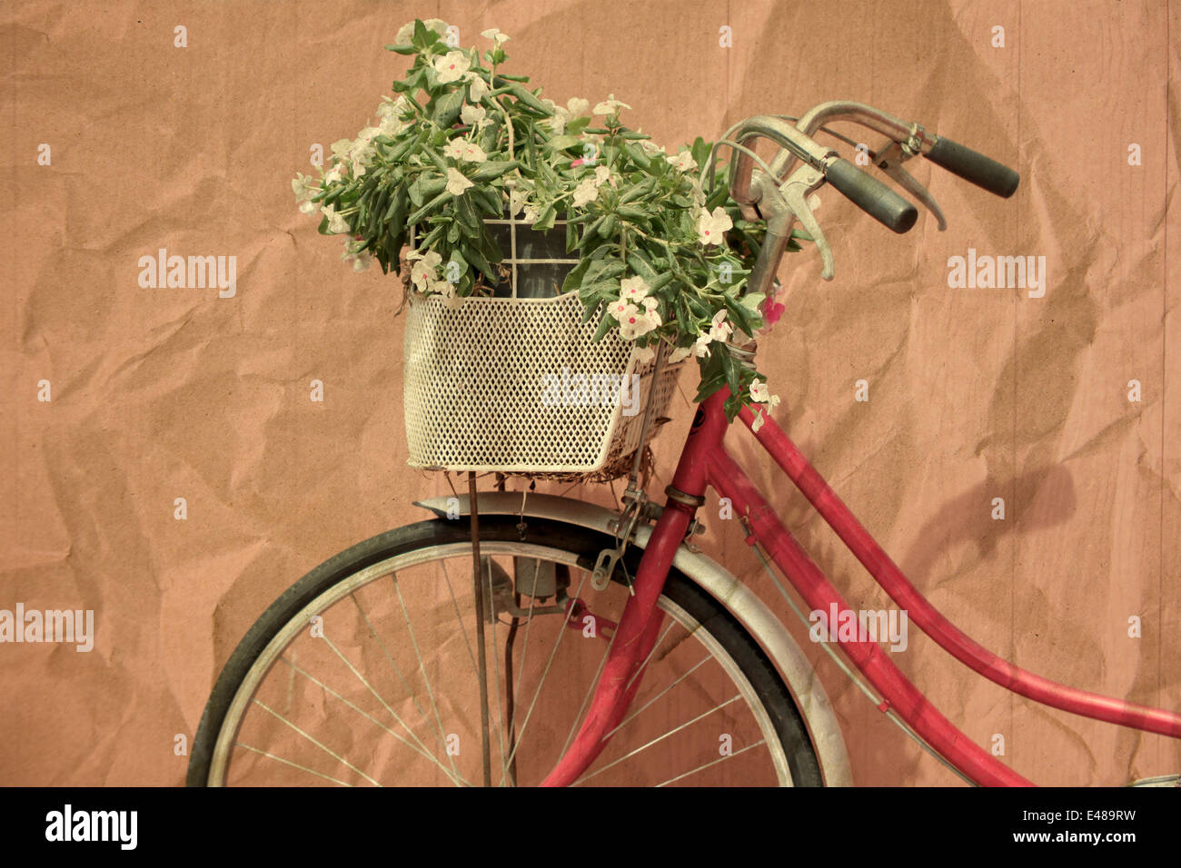 Fahrrad der Oberfläche Papierkasten für Vintage-Hintergrund. Stockfoto