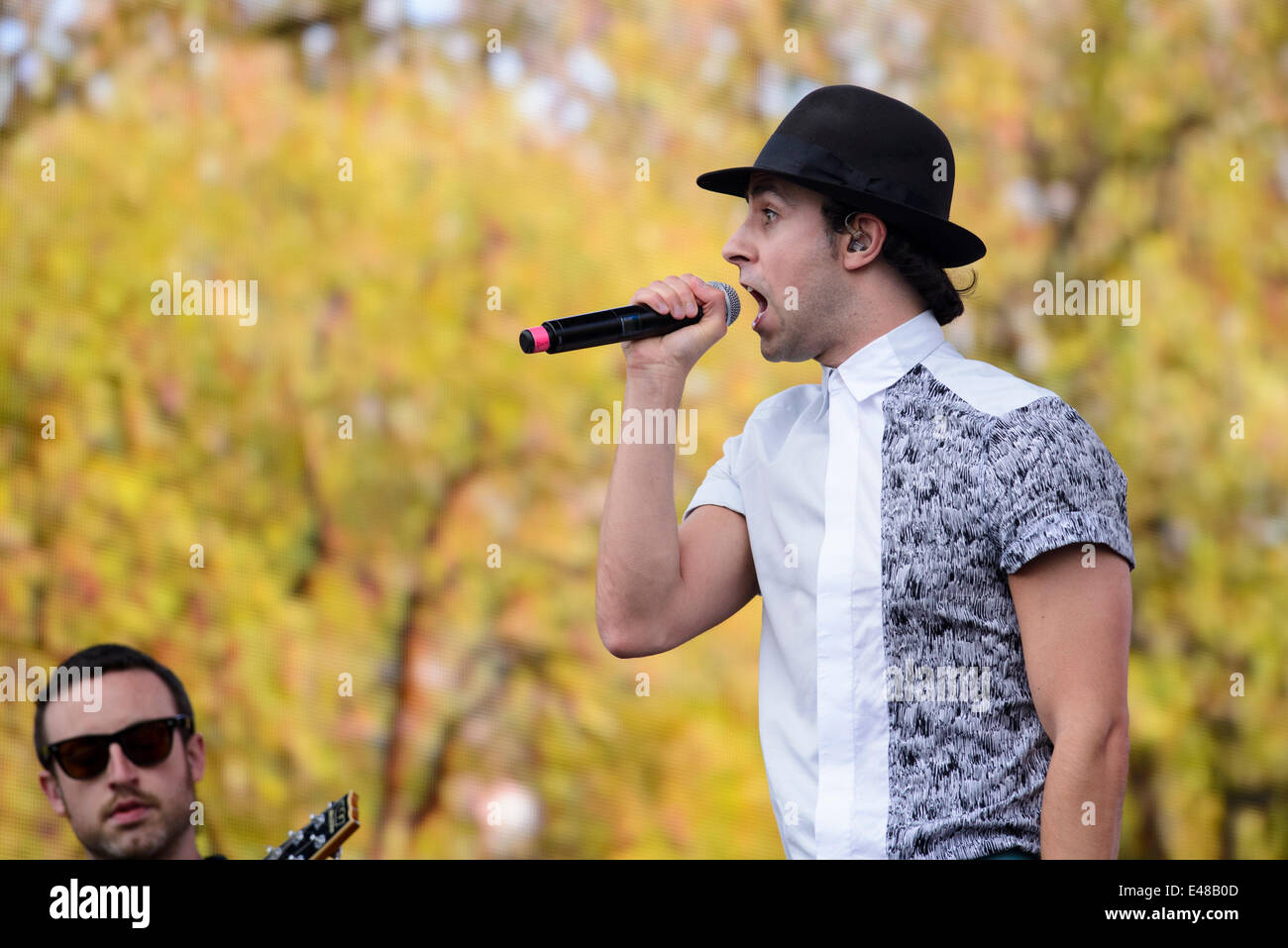 London, UK, 07.05.2014: Maxïmo Park spielen Britische Sommerzeit Hyde Park. Personen im Bild: Paul Smith. Bild von Julie Edwards Stockfoto