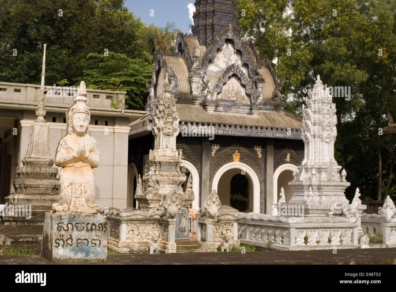 Wat Kandal Battambang. Obwohl Sie die zweitgrößte Stadt in Kambodscha, mit einer Bevölkerung von mehr als 250.000 und der führende Reis Stockfoto