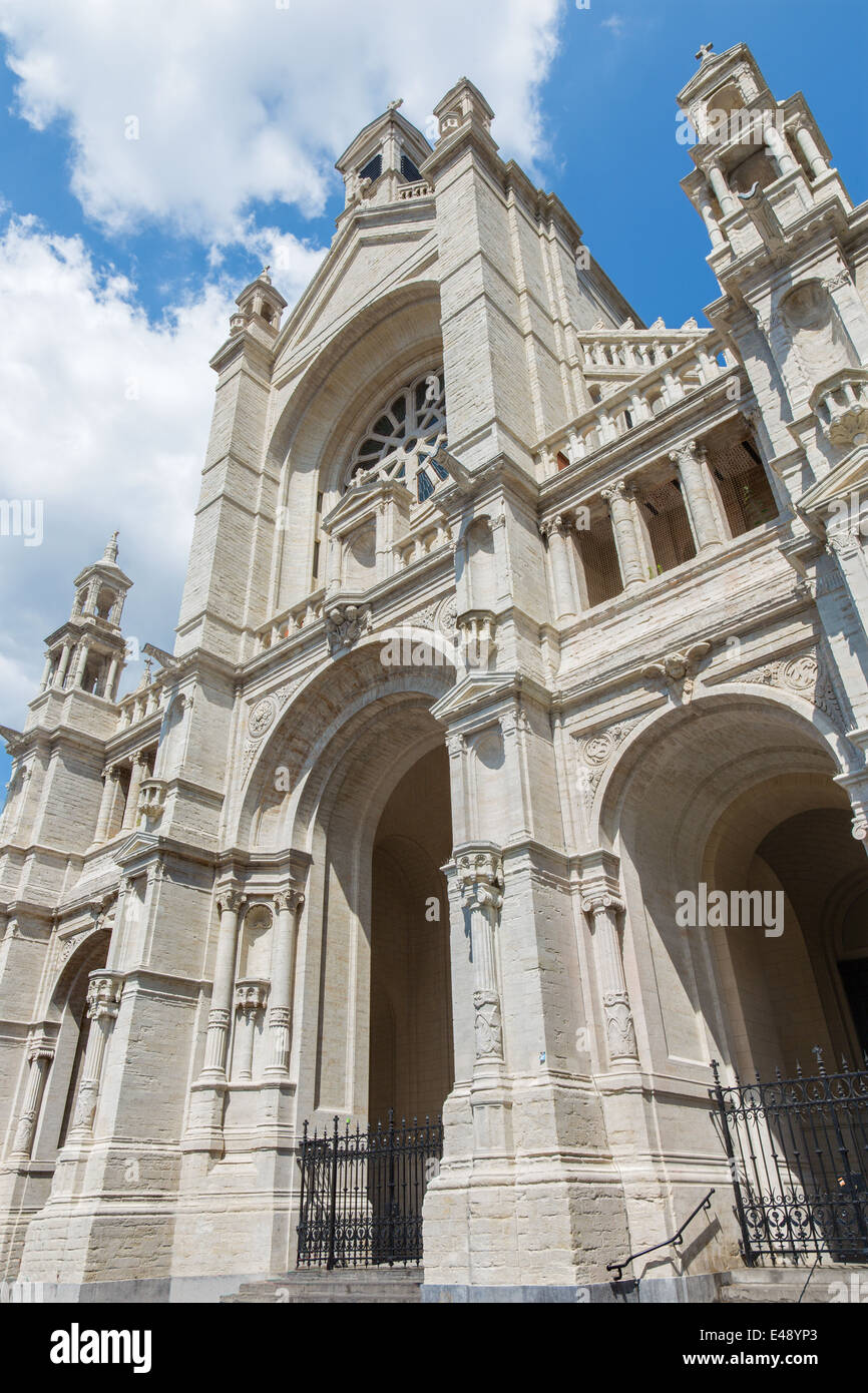 Brüssel, Belgien - 15. Juni 2014: Neo gotischen Portal der Kirche St. Katharina. Stockfoto