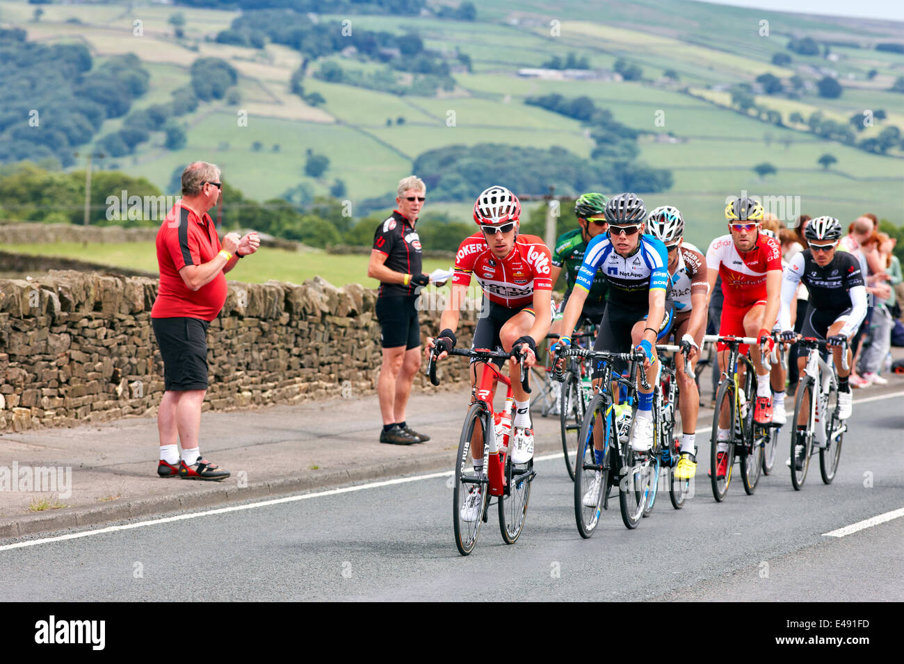 Addingham, Yorkshire, Großbritannien. 6. Juli 2014. Führen Gruppe von