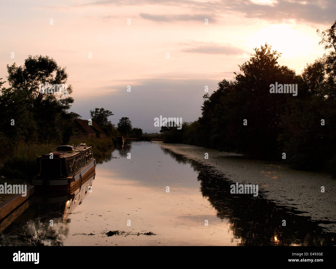 Sonnenuntergang auf der Kennet und Avon Kanal, Devizes, Wiltshire, UK Stockfoto