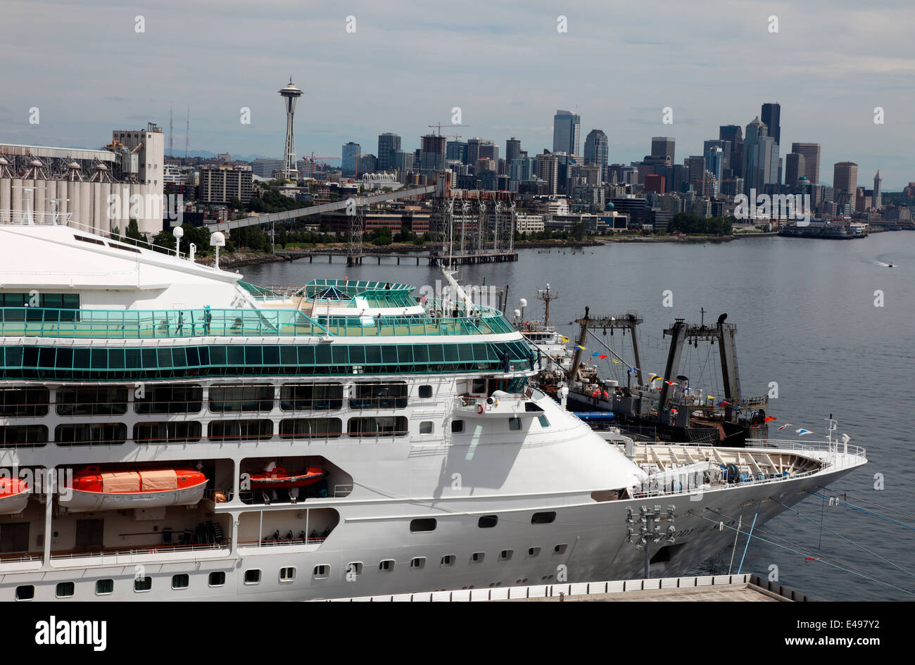 MV Rapsody der Meere in Seattle angedockt Stockfoto