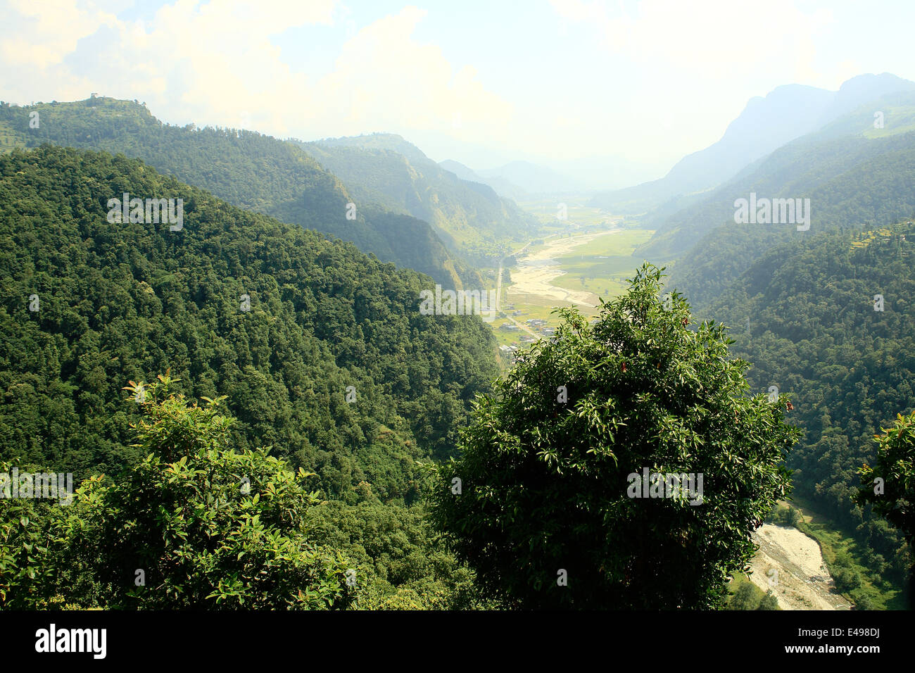 Die Seti Gandaki-Flusstal und Phedi Dorf von den Annapurnas Tour trekking Route Upway Dhampus Dorf gesehen. Nepal Stockfoto