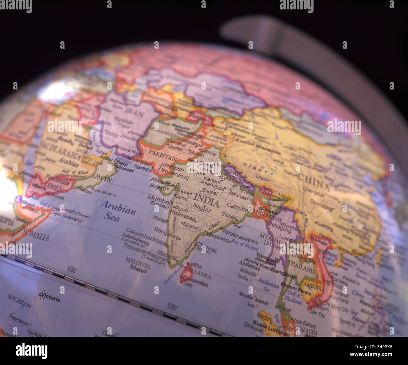 Indien und Zentralasien gezeigt auf einer Karte/Globus, Indien konzentriert. Stockfoto