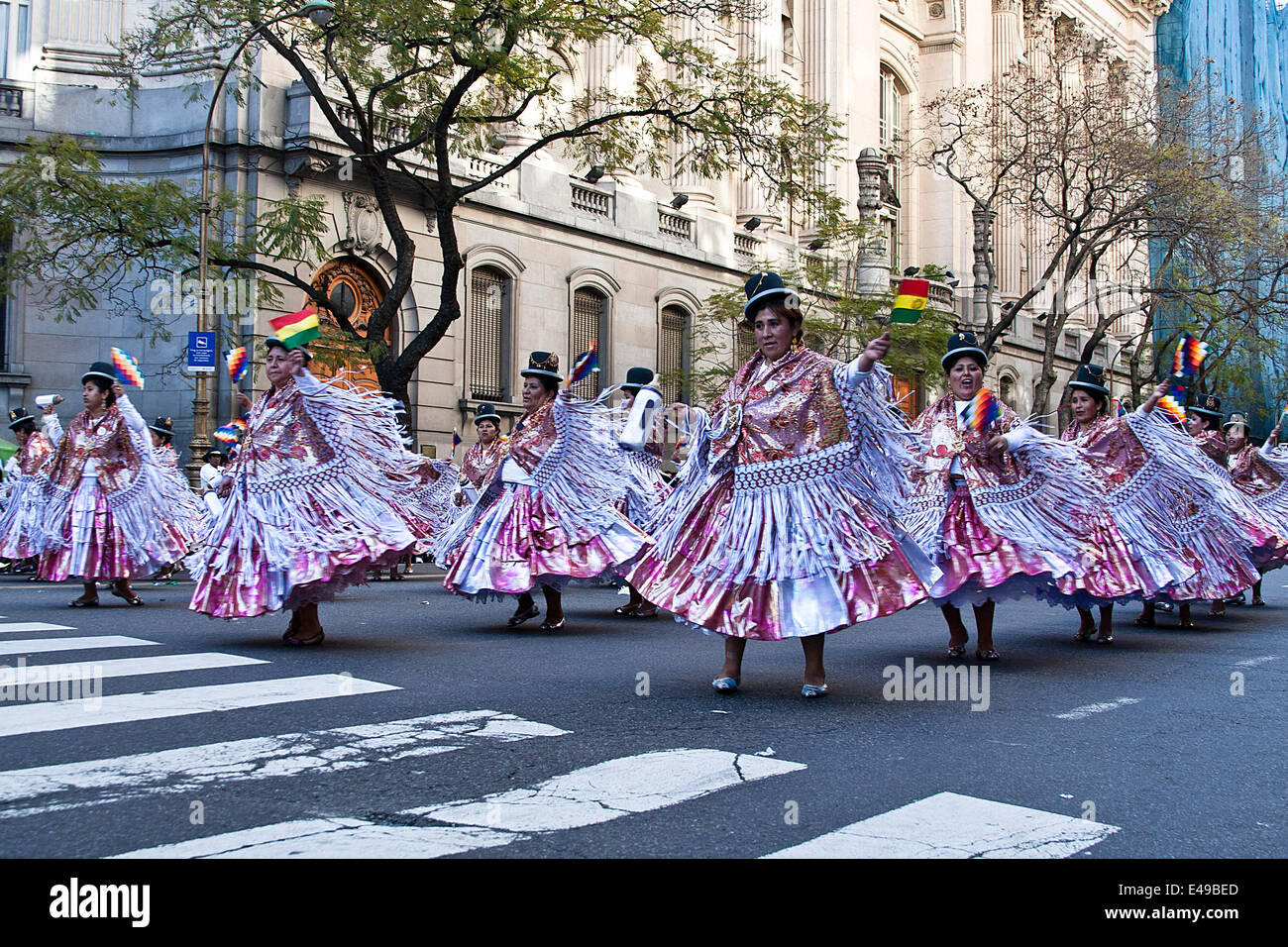 Karneval in Bolivien gelebt und gefeiert über mehrere Tage in jeder Stadt und Stadt Parade-Gruppen-Tanz und Volkstanz Stockfoto