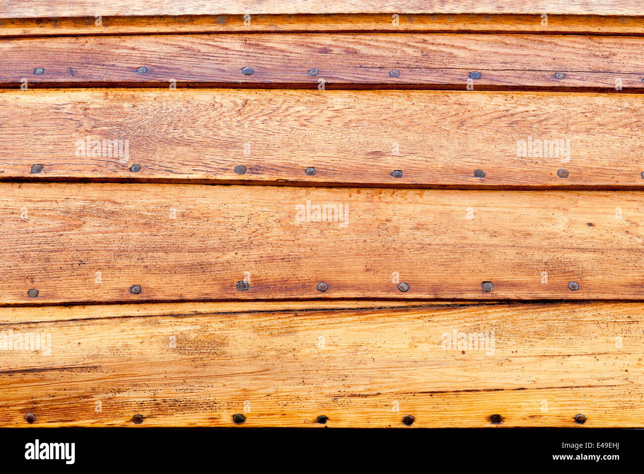 Seite eine Goldene Kiefer Holzboot, das shiplaped Stockfoto