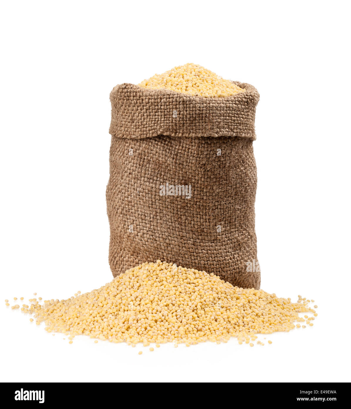 Tasche von Hirse auf weißem Hintergrund Stockfoto