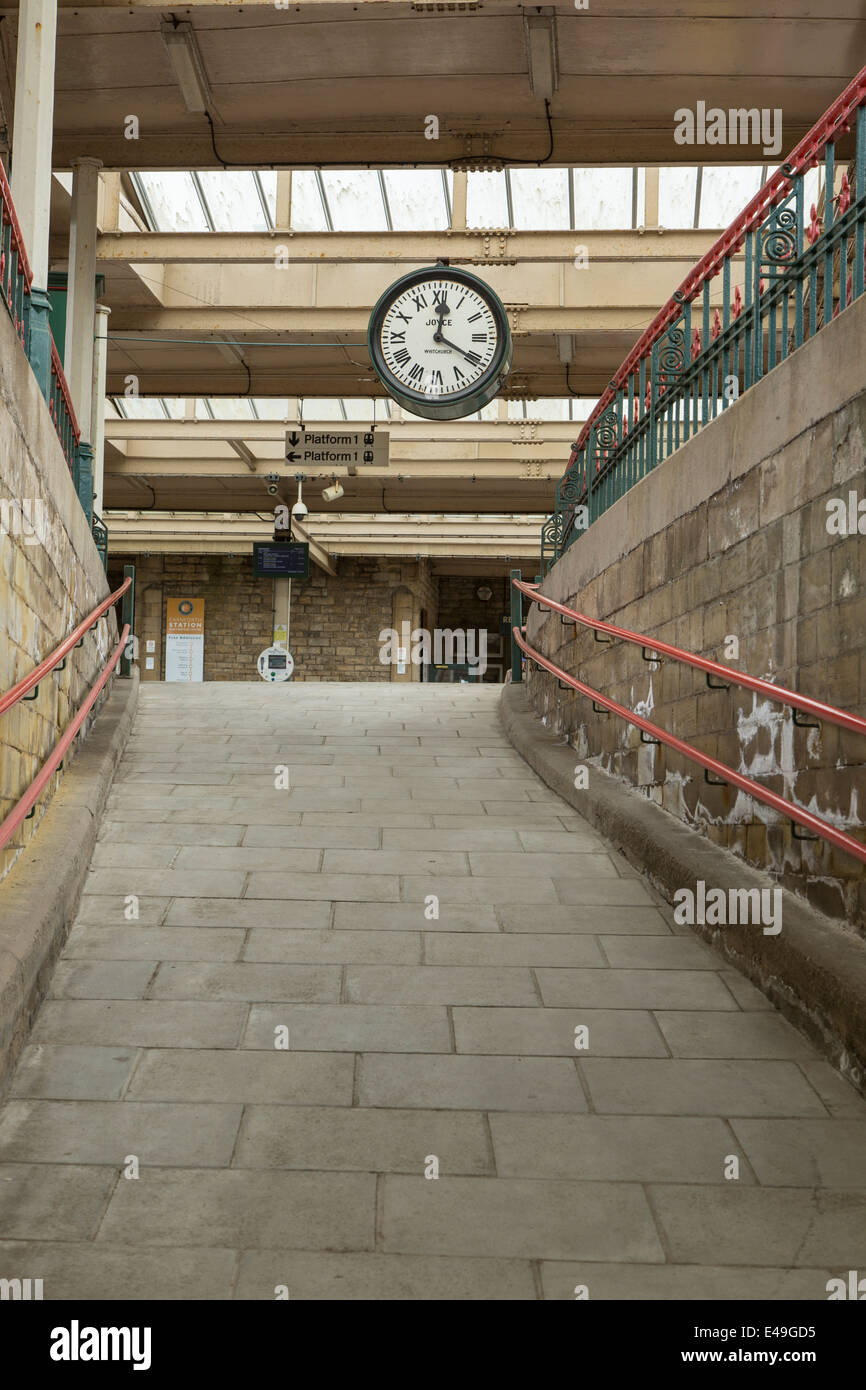 Carnforth Station, Lancashire, mit den berühmten Plattform und Uhr, in dem Film "kurze Begegnung' mit Celia Johnson, Trevor Howard, 1945 empfohlene Stockfoto