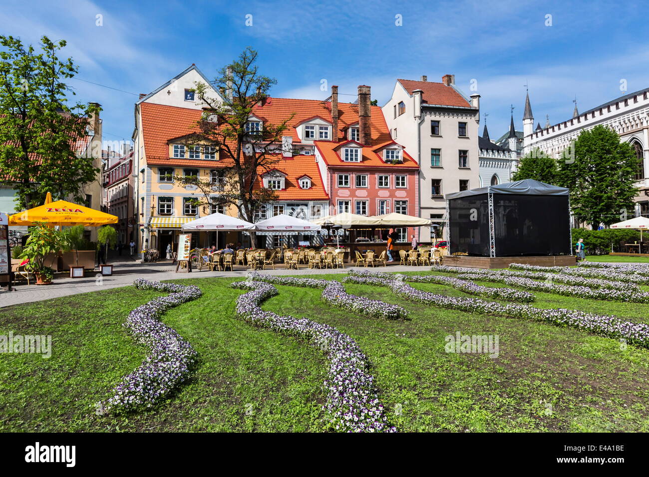 Schöne Gärten in der Innenstadt nach Hause, Riga, Lettland, Europa Stockfoto