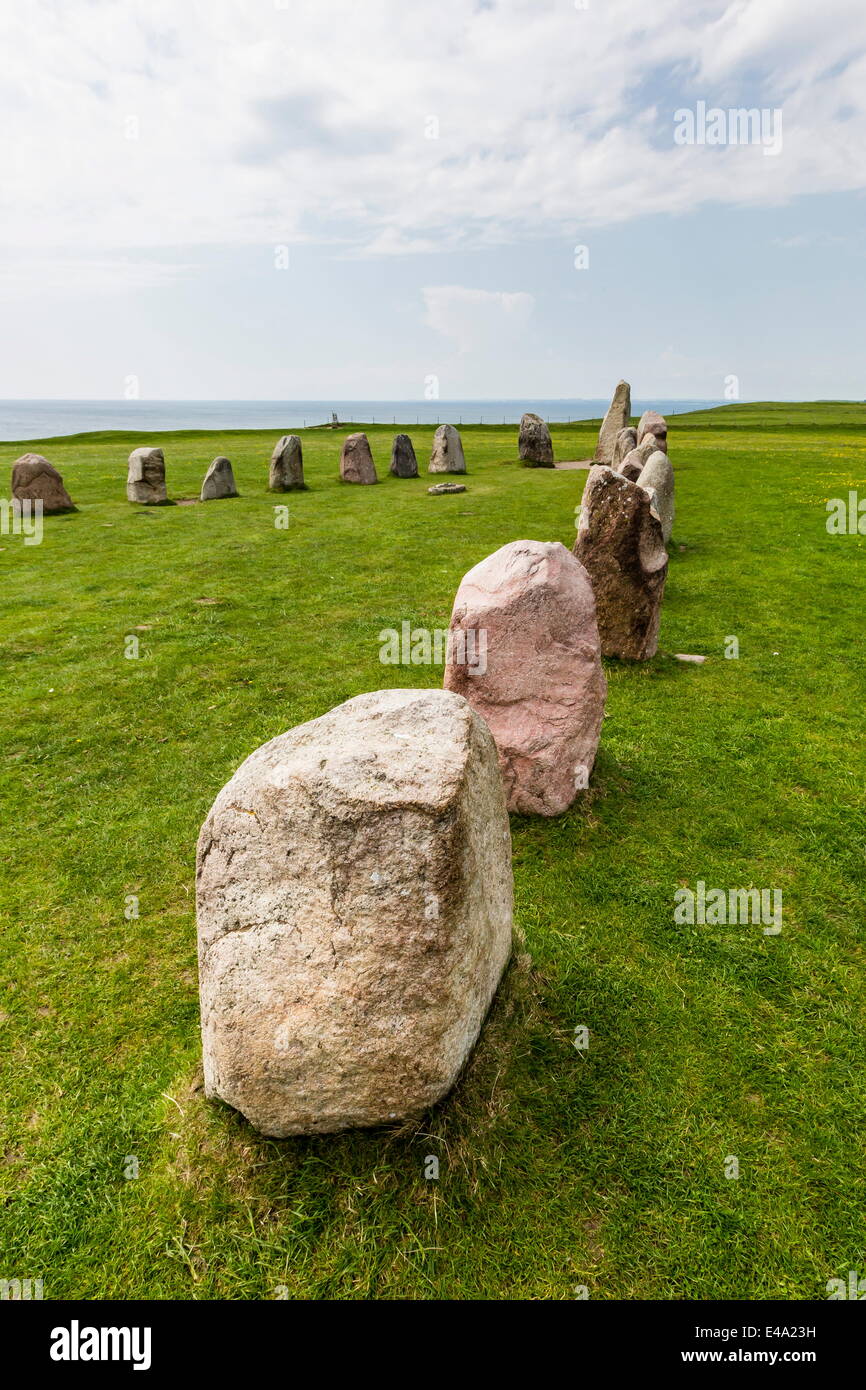 Die Menhire in Form eines Schiffes, bekannt Als Stene (Aleos Steinen) (Ale Steinen), Ostsee, Südschweden Stockfoto