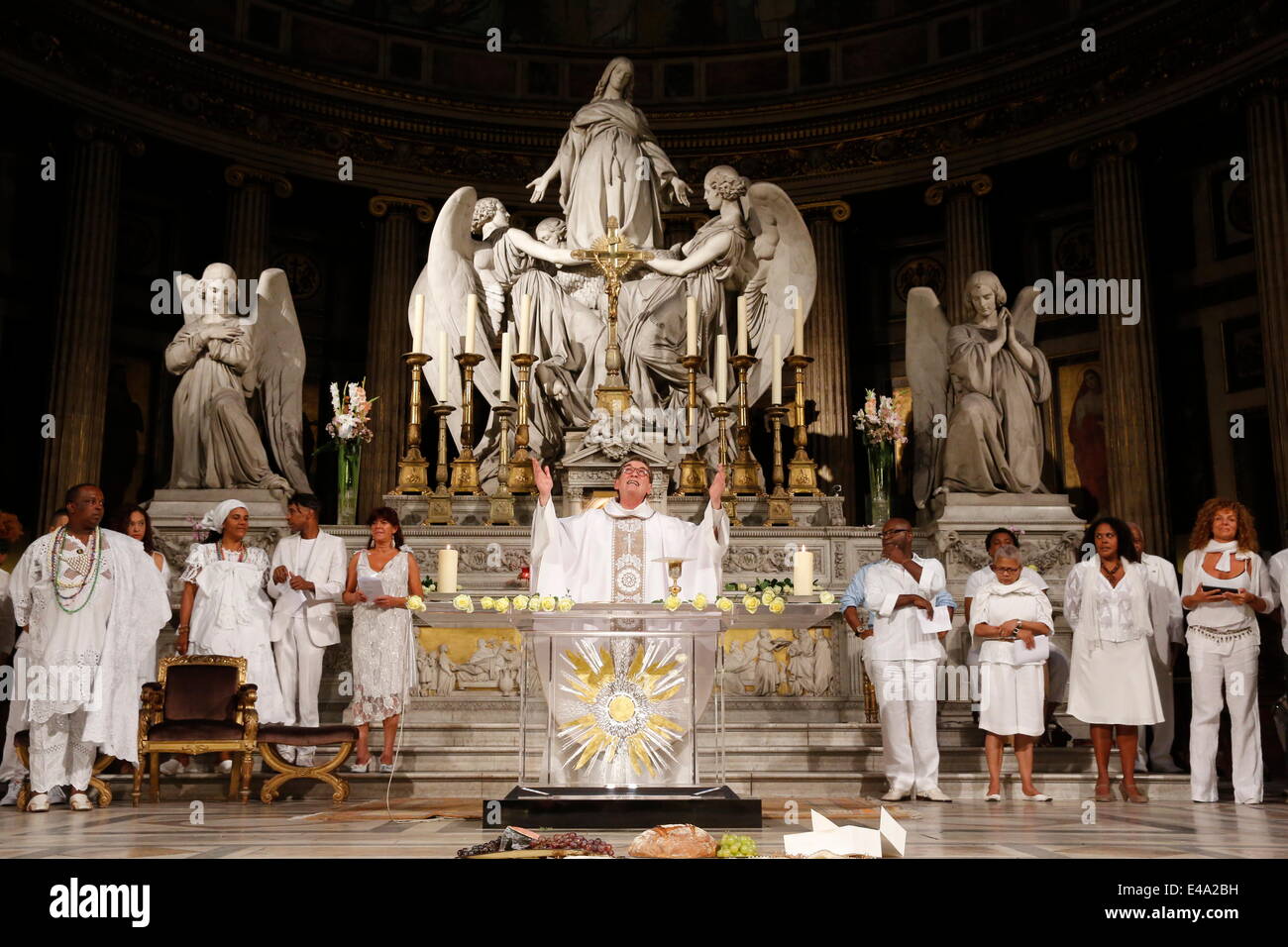 Brasilianische Messe in La Madeleine Catholic Church, Paris, Frankreich, Europa Stockfoto