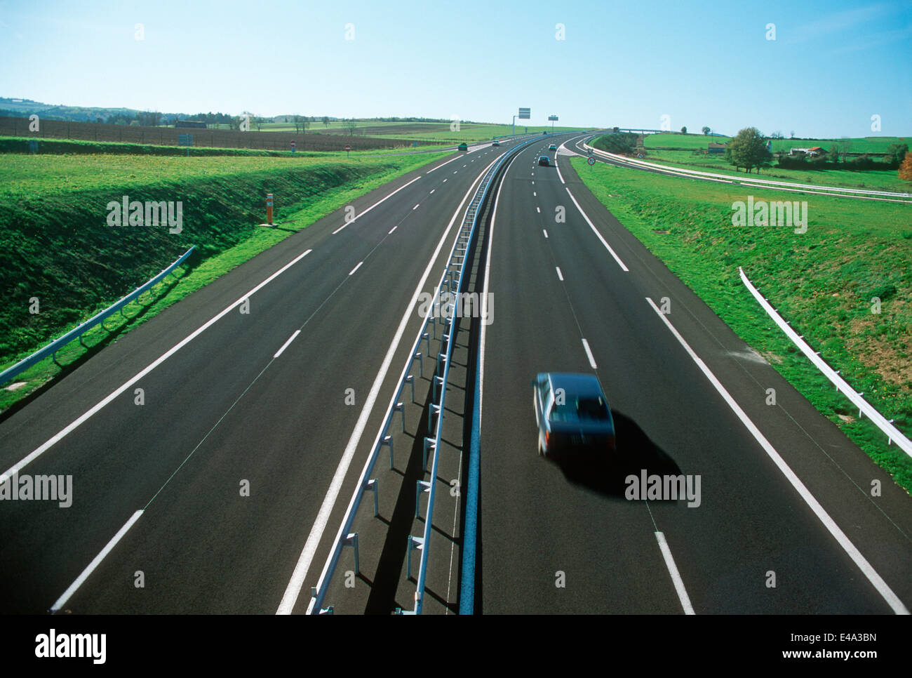 Autobahn A75 - französische Autobahn / Autobahn, Frankreich, Europa Stockfoto