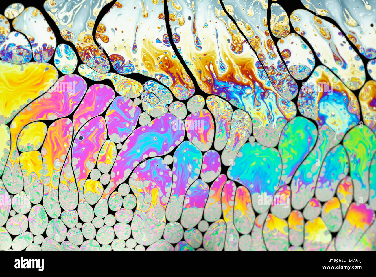 Leichte Interferenzmuster auf Seifenfilm Stockfoto