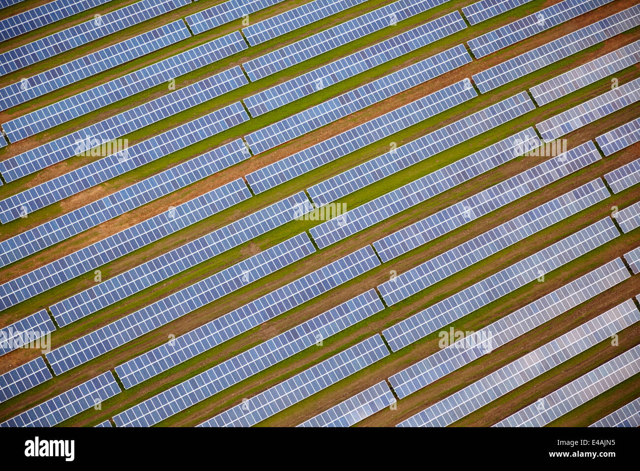 Solarpark in ländlichen Wiltshire Stockfoto