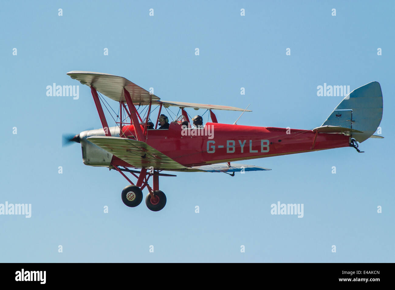 de Havilland Tiger Moth G-BYLB im Flug Stockfoto