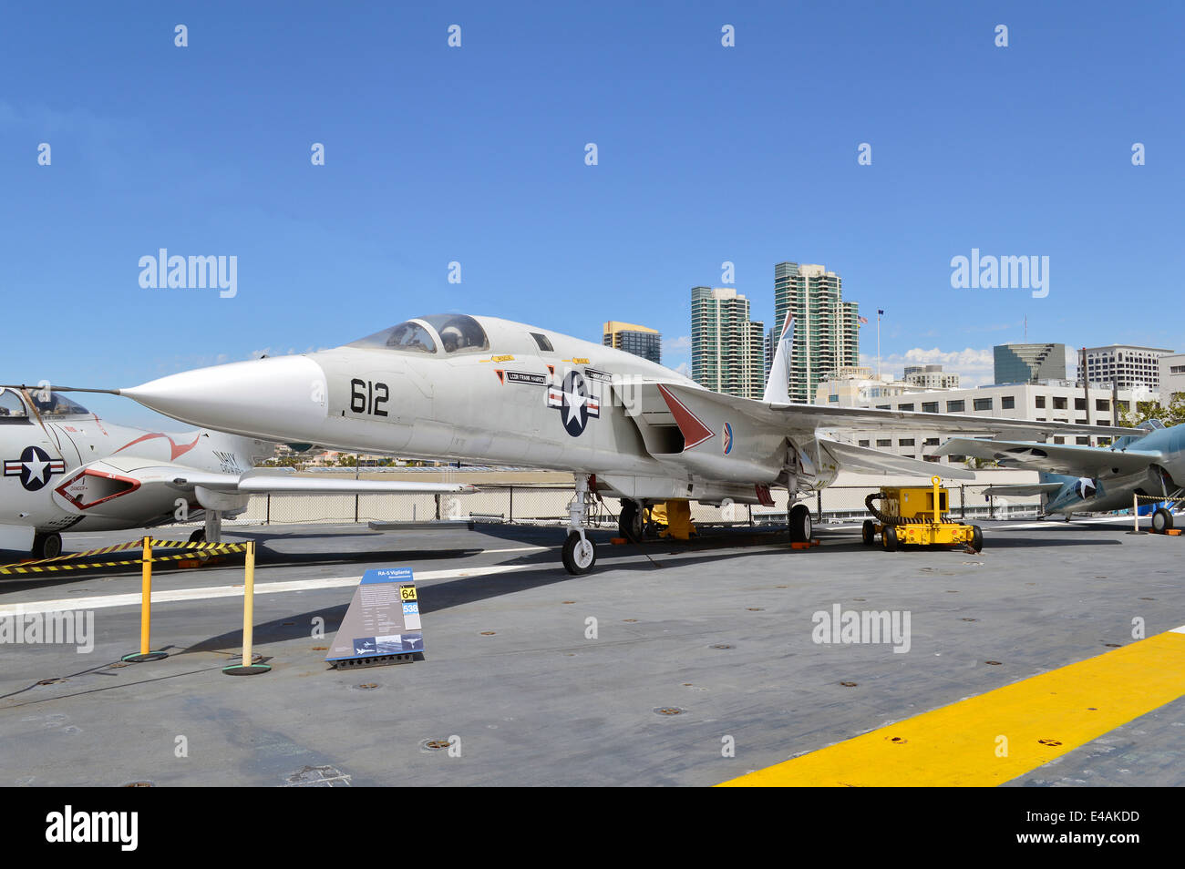 RA-5 Vigilante auf dem Flugdeck der USS Midway im Hafen von San Diego. Stockfoto