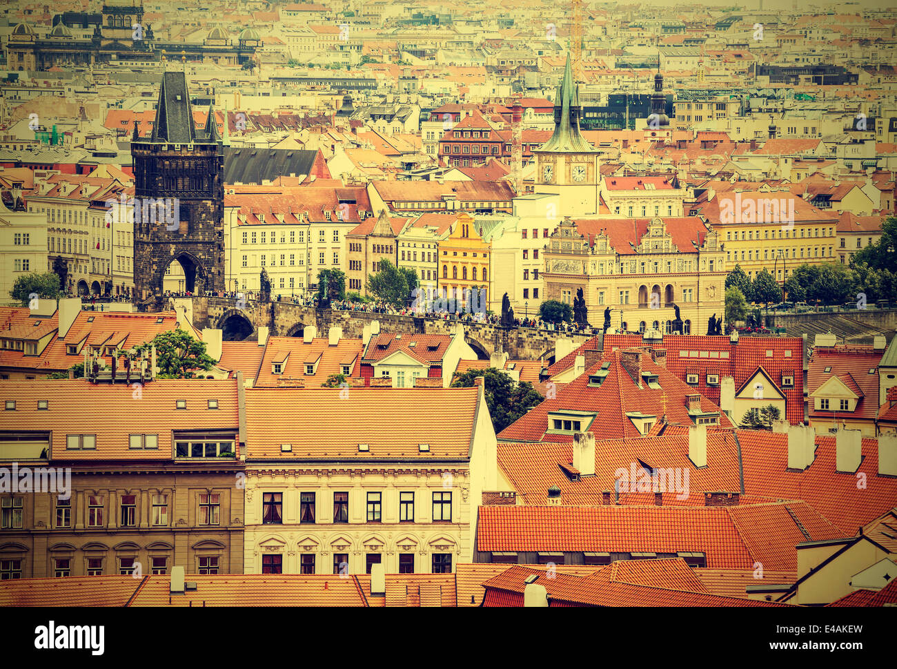 Ansicht von Prag mit Charles Bridge, Tschechische Republik, Vintage-retro-Stil. Stockfoto