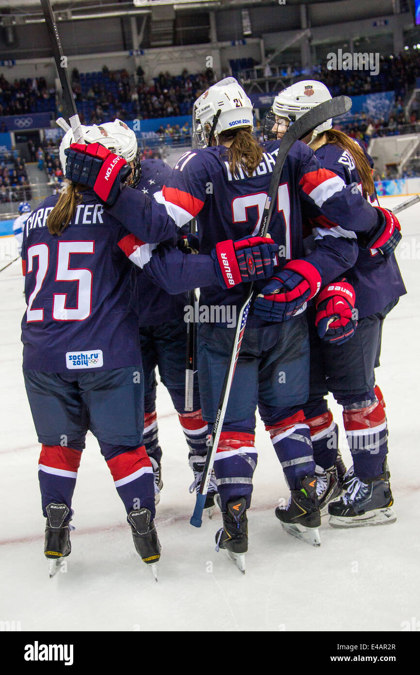 Frauen Eishockey-USA-FIN an die Olympischen Winterspiele Sotschi 2014 Stockfoto