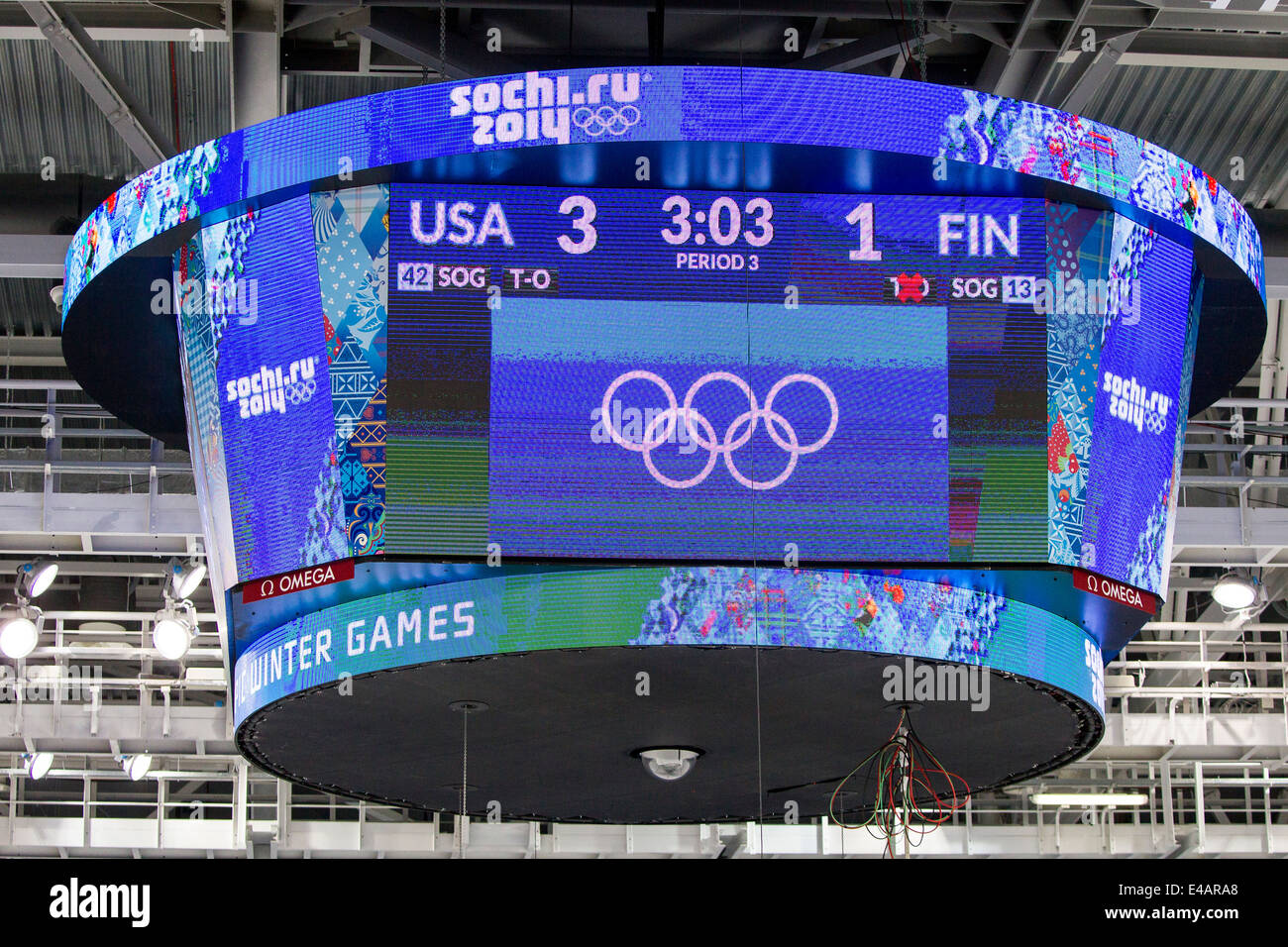 Anzeigetafel während der Frauen Eishockey-USA-FIN an die Olympischen Winterspiele Sotschi 2014 Stockfoto
