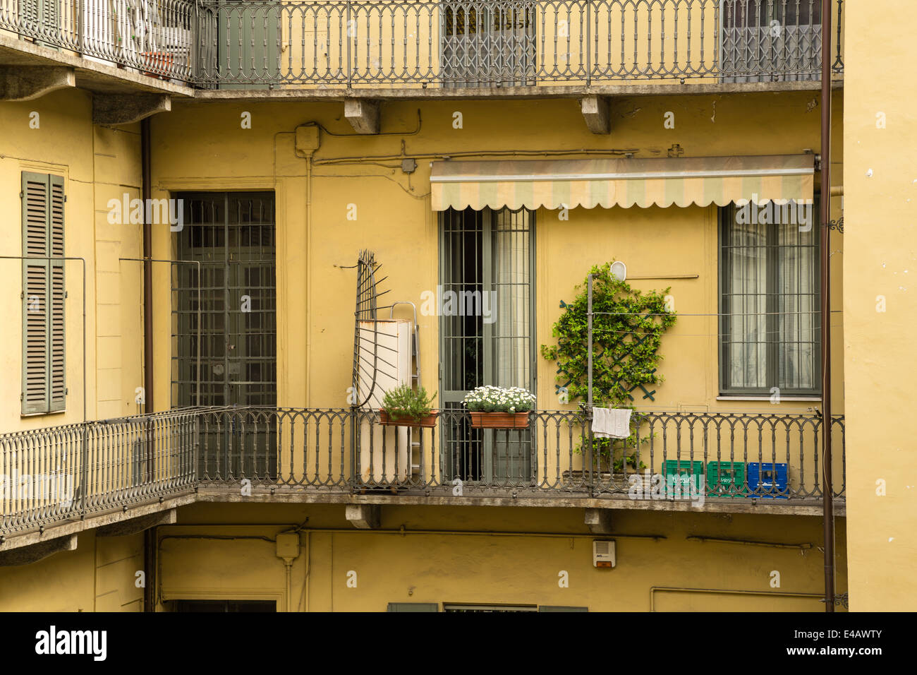 Innenhof-Balkone, Turin, Italien. Stockfoto