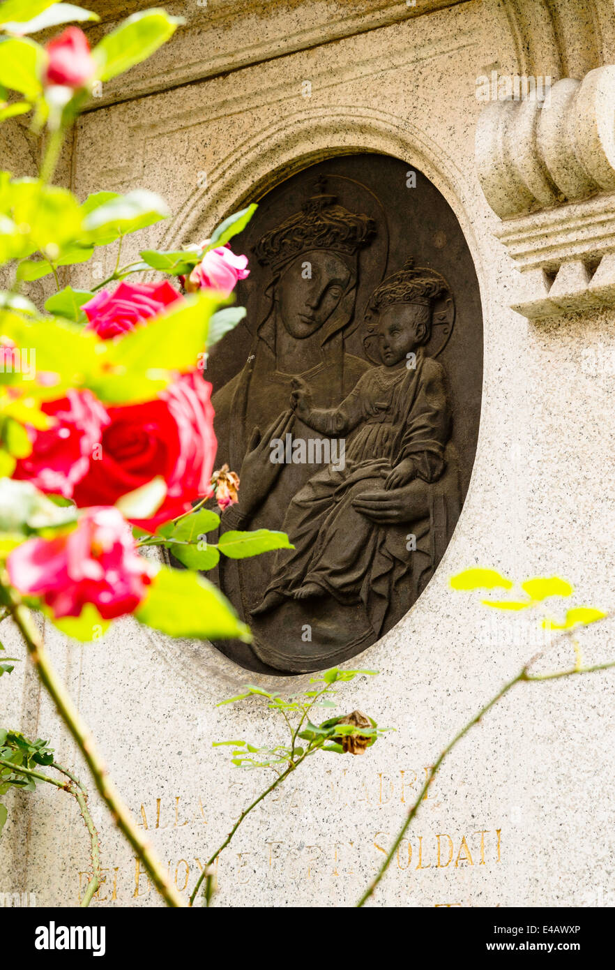 Detail auf Außenseite des Santuario della Consolata, Turin, Italien. Stockfoto