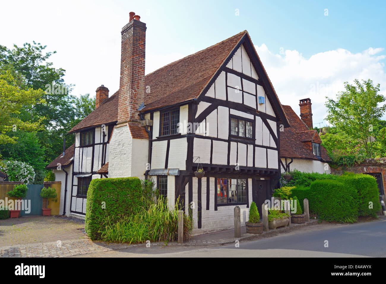 Aufgeführten Fachwerk-Ferienhaus, Middle Street, Shere, Surrey, England, Vereinigtes Königreich Stockfoto