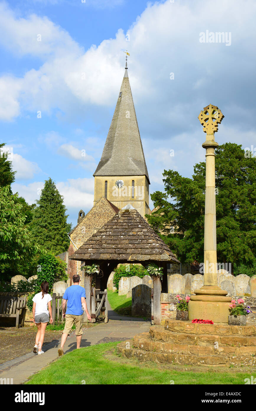 St. James Church, Shere, Surrey, England, Vereinigtes Königreich Stockfoto