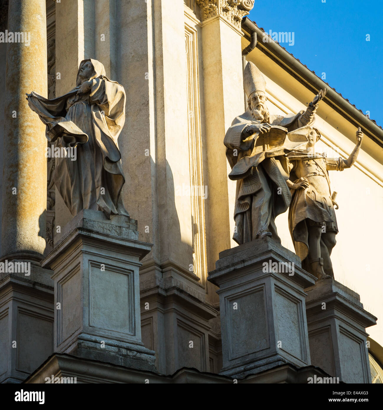 Statuen in der Kirche von St. Christina. Piazza San Carlo, Turin, Italien. Stockfoto