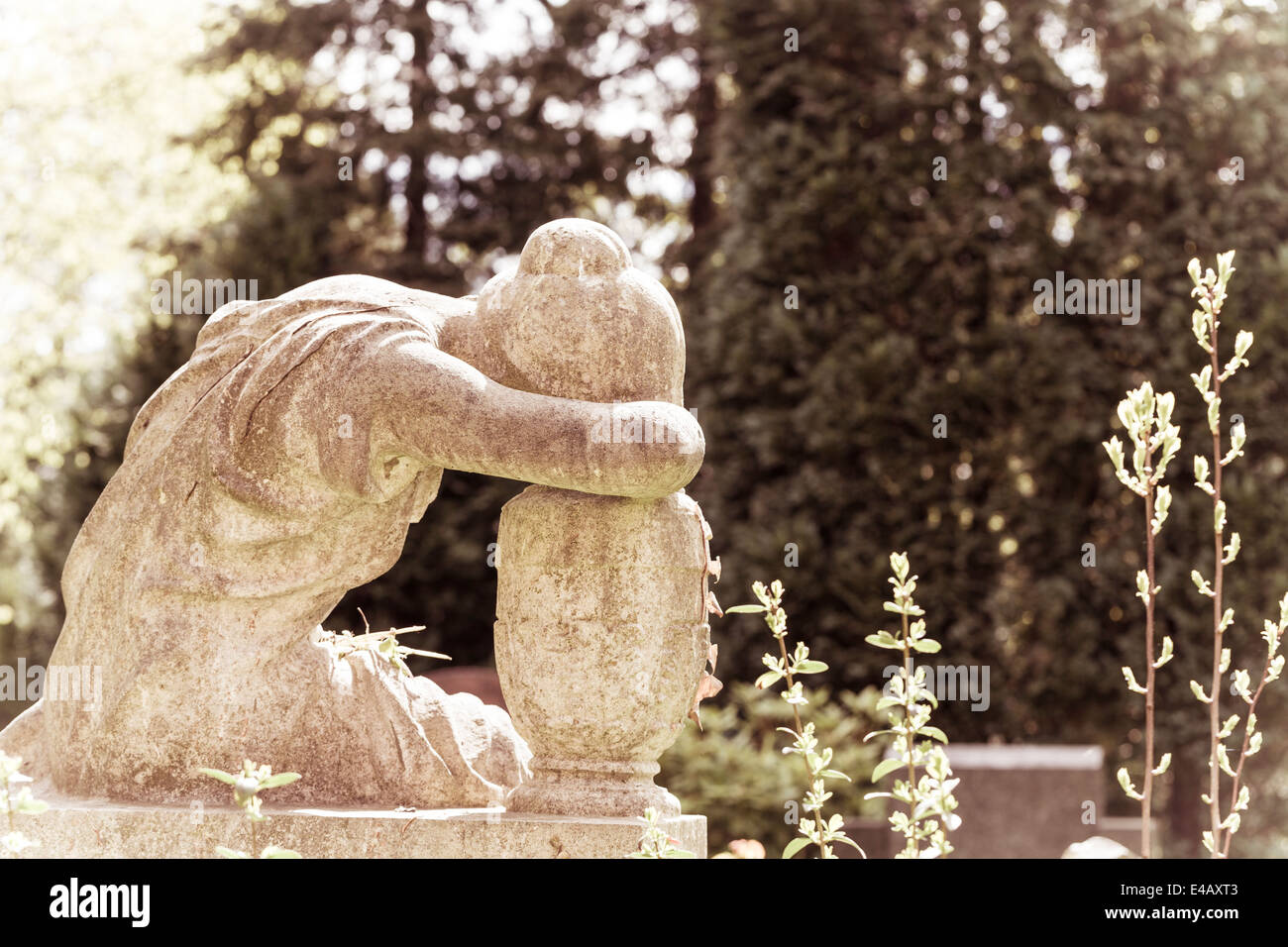 Kehrseite der Trauer Frau Skulptur. Stockfoto