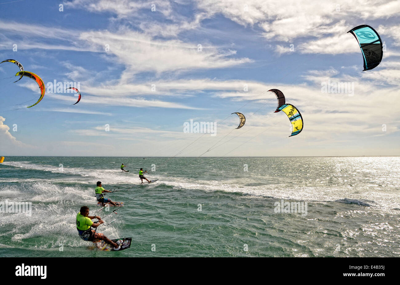 Kiteboarding-Wettbewerb in Halbinsel Paraguaná. Falcón Zustand. Venezuela. Stockfoto