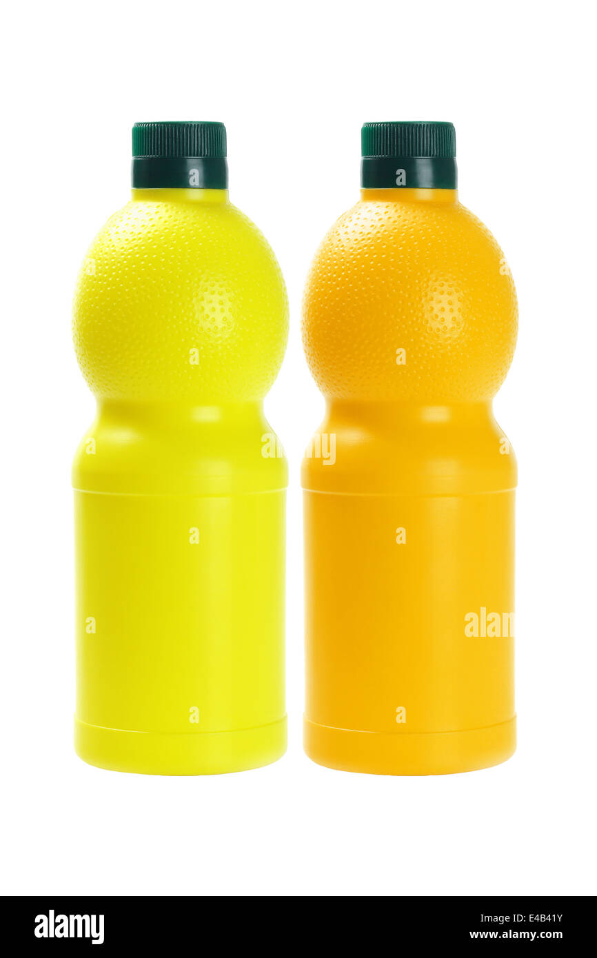 Kunststoff-Flaschen von Fruchtsäften auf weißem Hintergrund Stockfoto