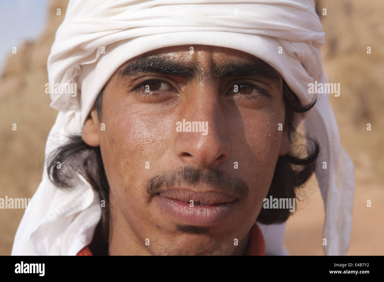 Beduinenmann In Jordanien Stockfotos und -bilder Kaufen - Seite 2 - Alamy