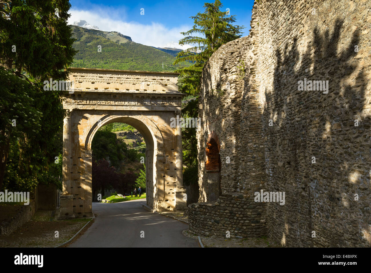 Der Roman Arco di Augusto, datiert vom 9BC, Susa, Italien. Stockfoto