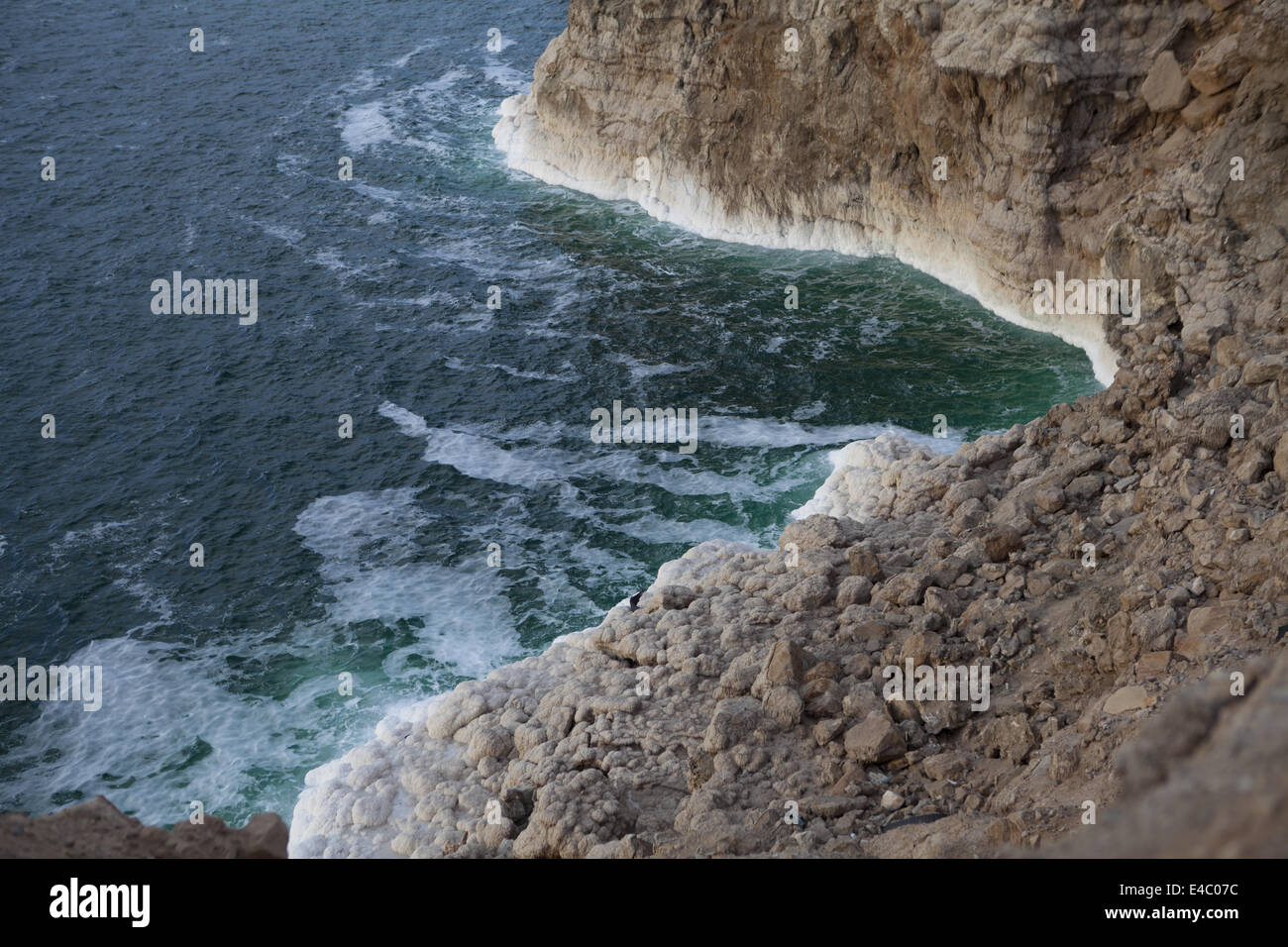 Klippe Küste Totes Meer, Jordanien Stockfoto