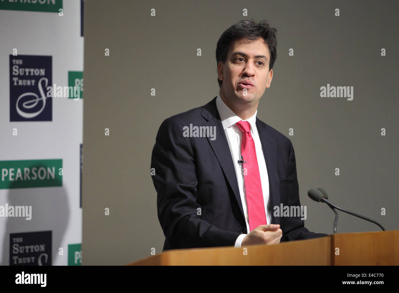 London, UK. 8. Juli 2014. Rt Hon Ed Miliband MP sprechen auf dem Pearson/Sutton Trust höhere Ambitionen Gipfel in London. Bildnachweis: Zute Lightfoot/Alamy Live-Nachrichten Stockfoto