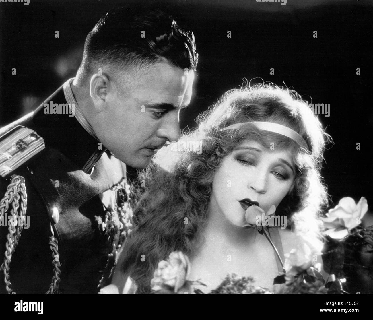 John Gilbert, Mae Murray, am Set des Stummfilms, "Die lustige Witwe", 1925 Stockfoto