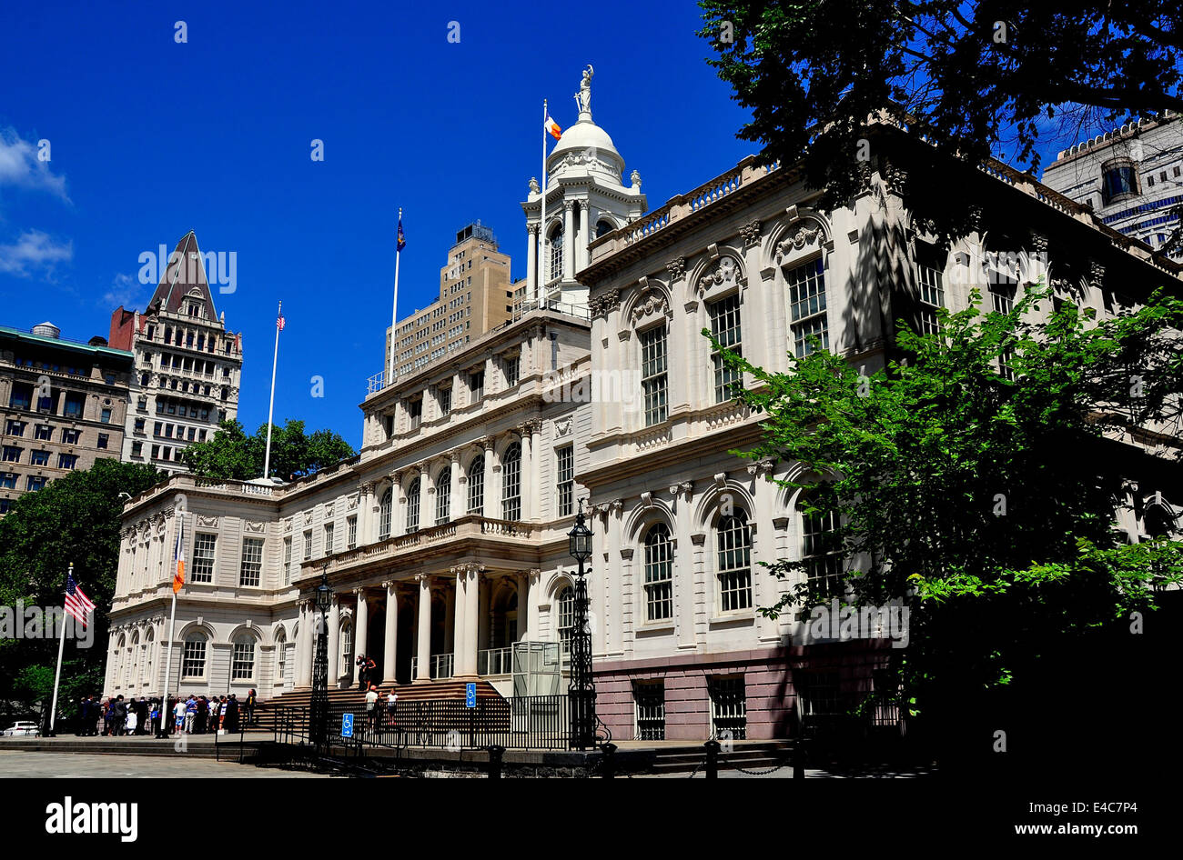 NYC: Die elegante Fassade des Rathauses 1811 in lower Manhattan Stockfoto