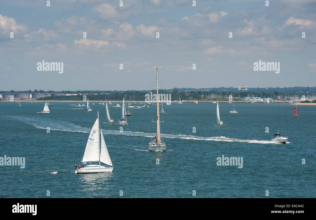 Yachten und andere Boote in Cowes, Isle Of Wight, England. Stockfoto