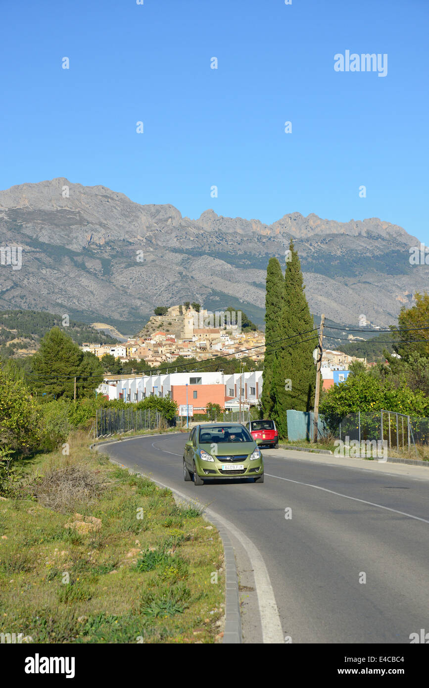 Straße in Polop De La Marina, Marina Baixa, Costa Blanca, Provinz Alicante, Königreich Spanien Stockfoto