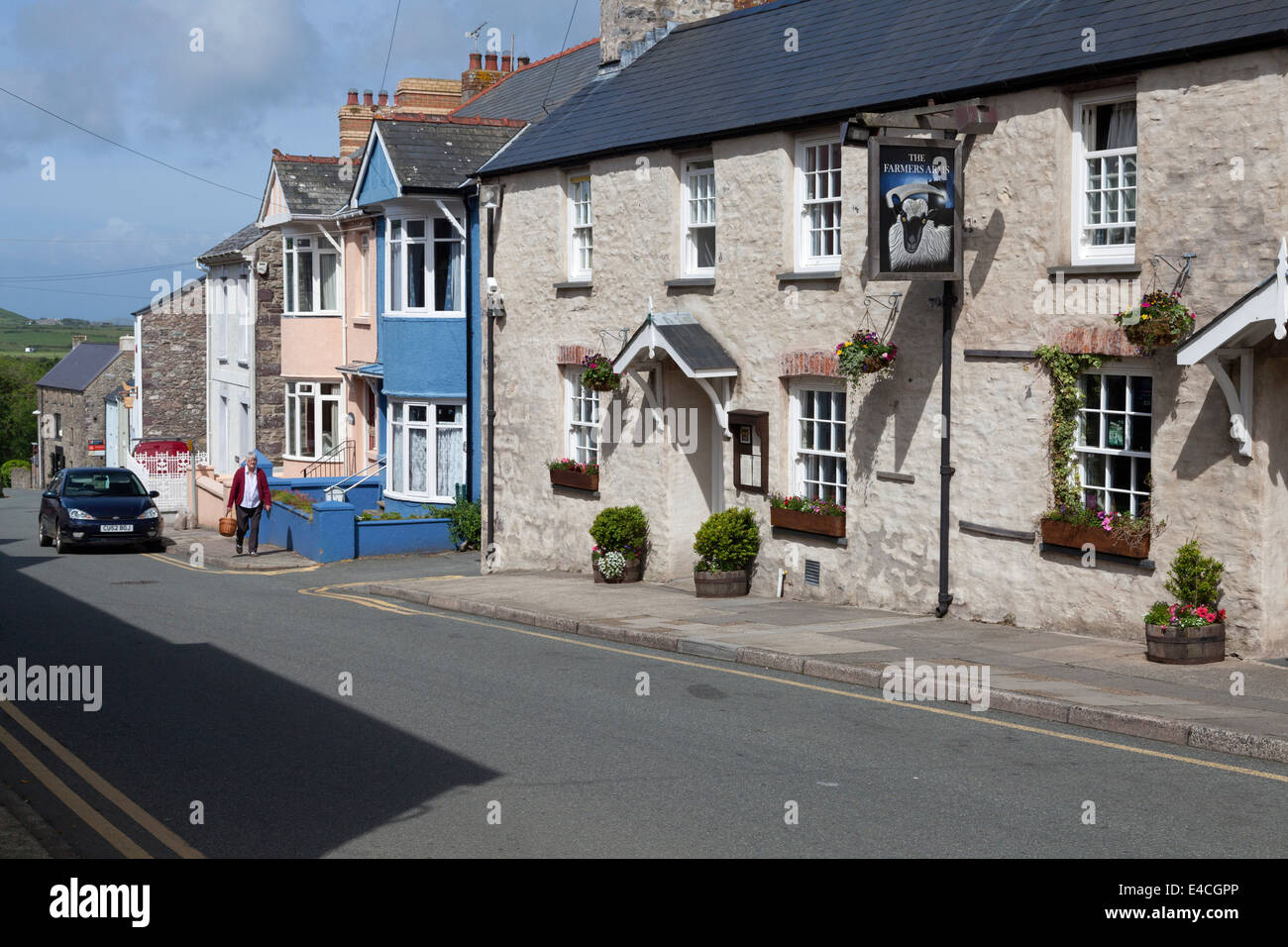 Die Farmers Arms Pub und Ziege Street, St Davids, Pembrokeshire Stockfoto